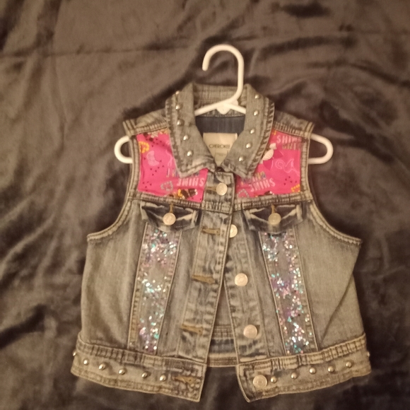 Vest - Picture 2 of 2